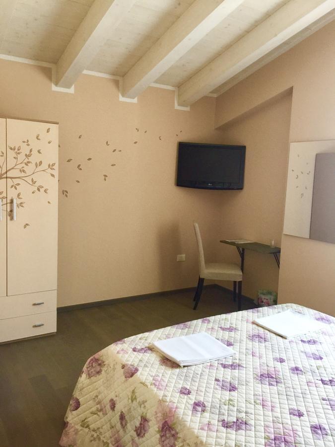 Bba2Passi Bed & Breakfast Marina di Massa Luaran gambar