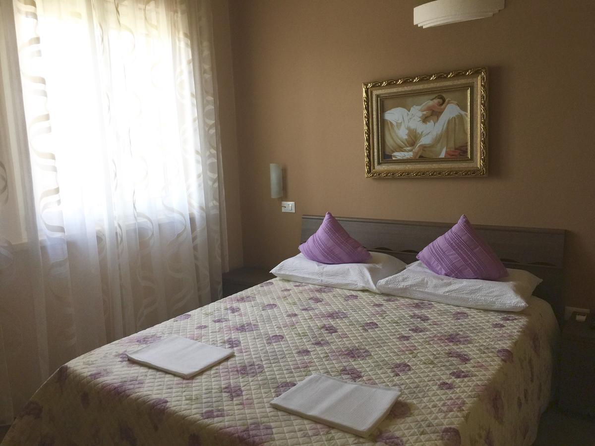 Bba2Passi Bed & Breakfast Marina di Massa Luaran gambar