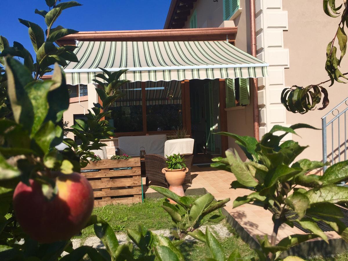 Bba2Passi Bed & Breakfast Marina di Massa Luaran gambar