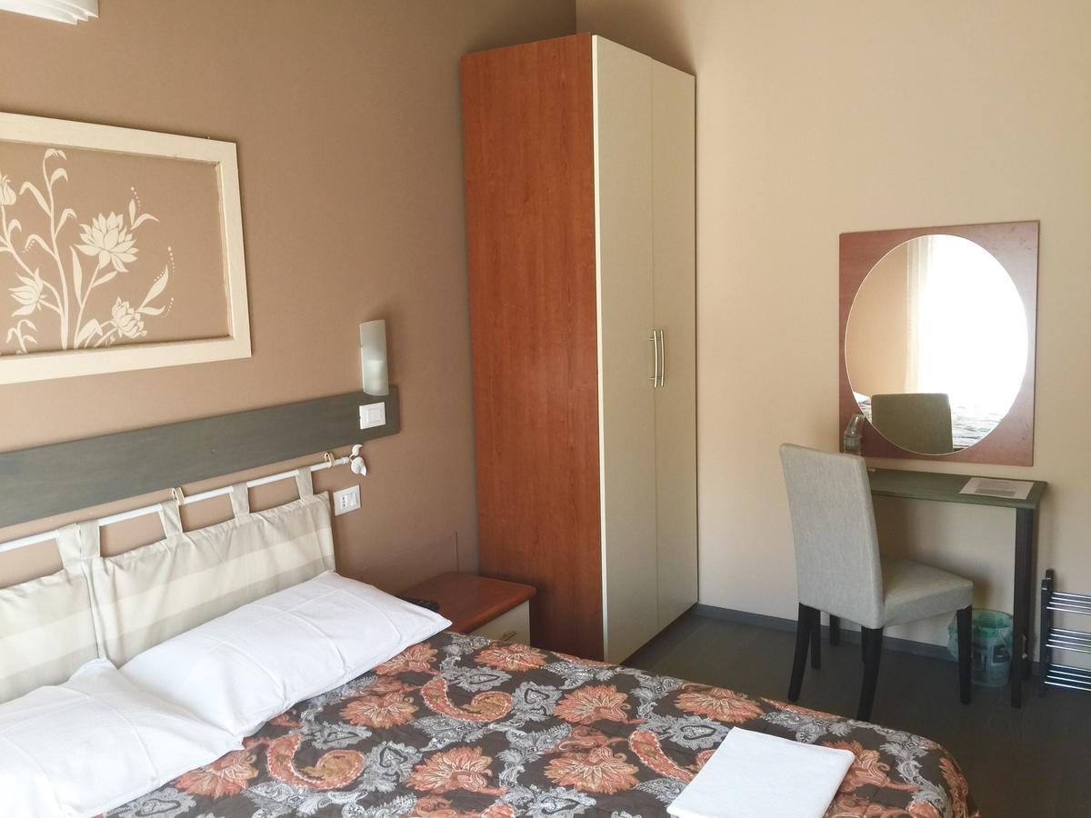 Bba2Passi Bed & Breakfast Marina di Massa Luaran gambar