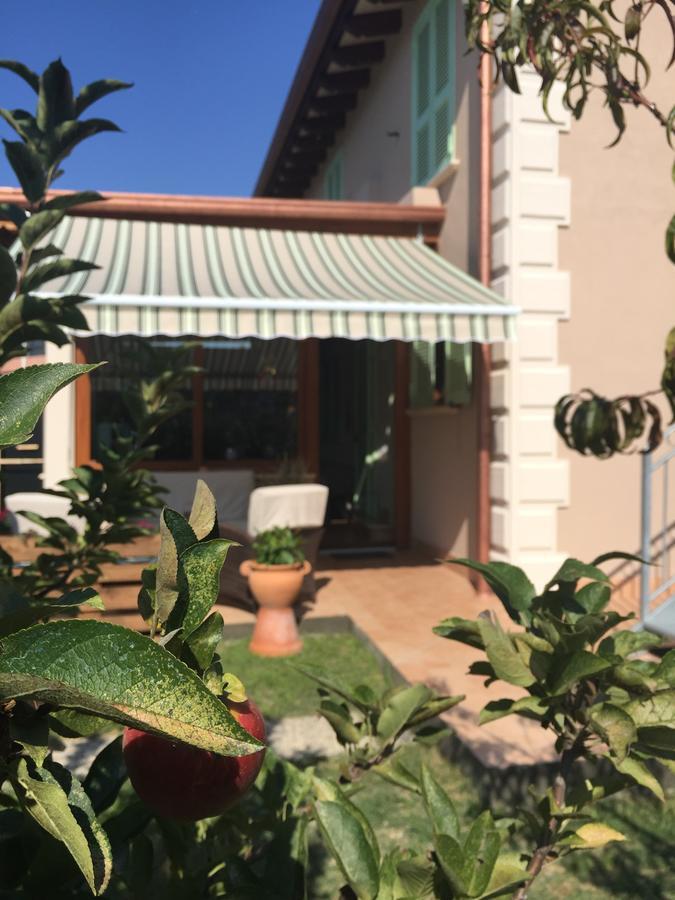 Bba2Passi Bed & Breakfast Marina di Massa Luaran gambar