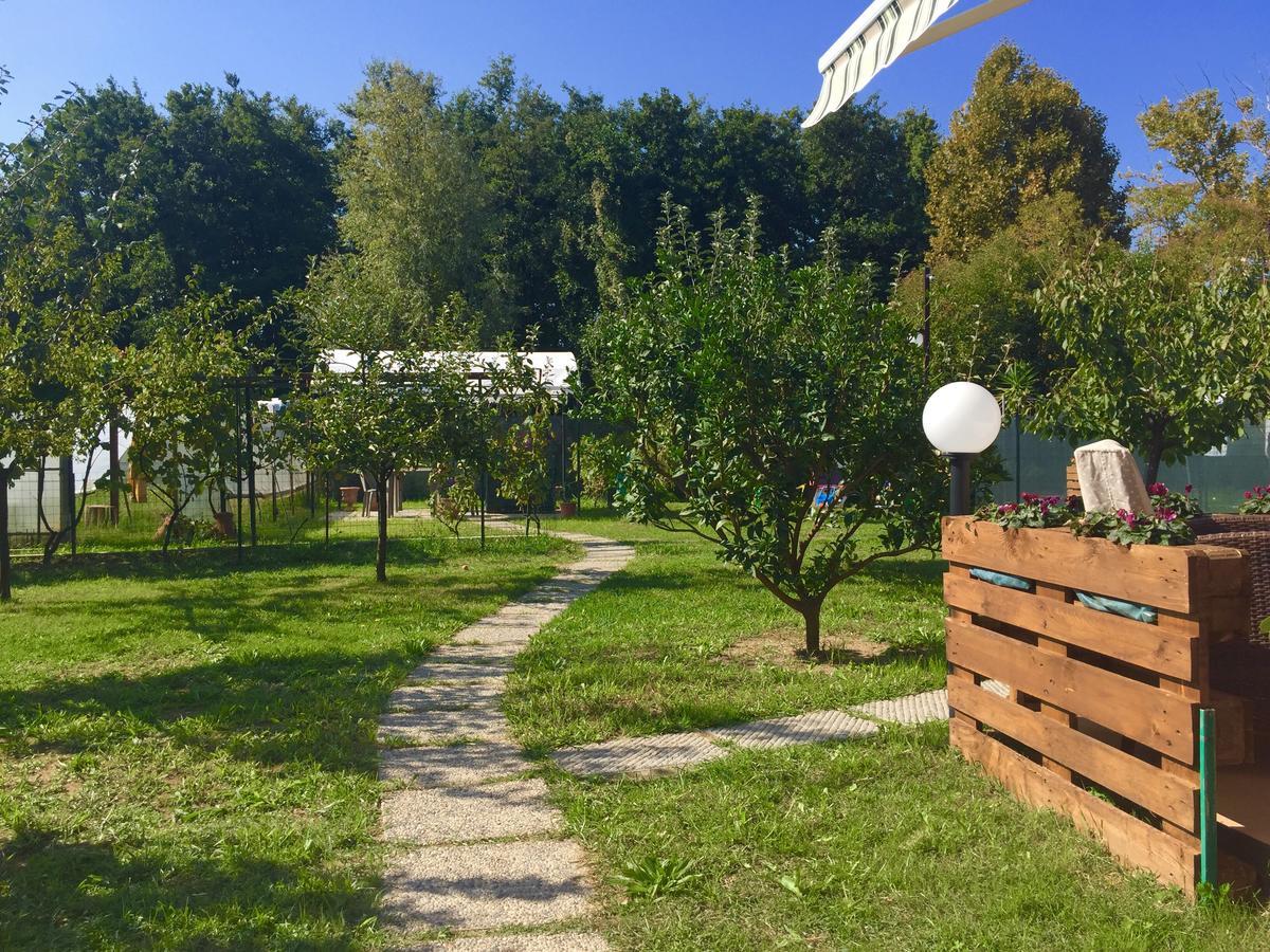 Bba2Passi Bed & Breakfast Marina di Massa Luaran gambar