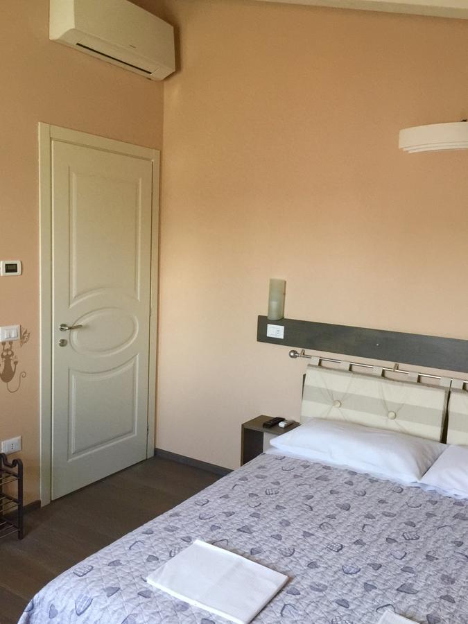 Bba2Passi Bed & Breakfast Marina di Massa Luaran gambar