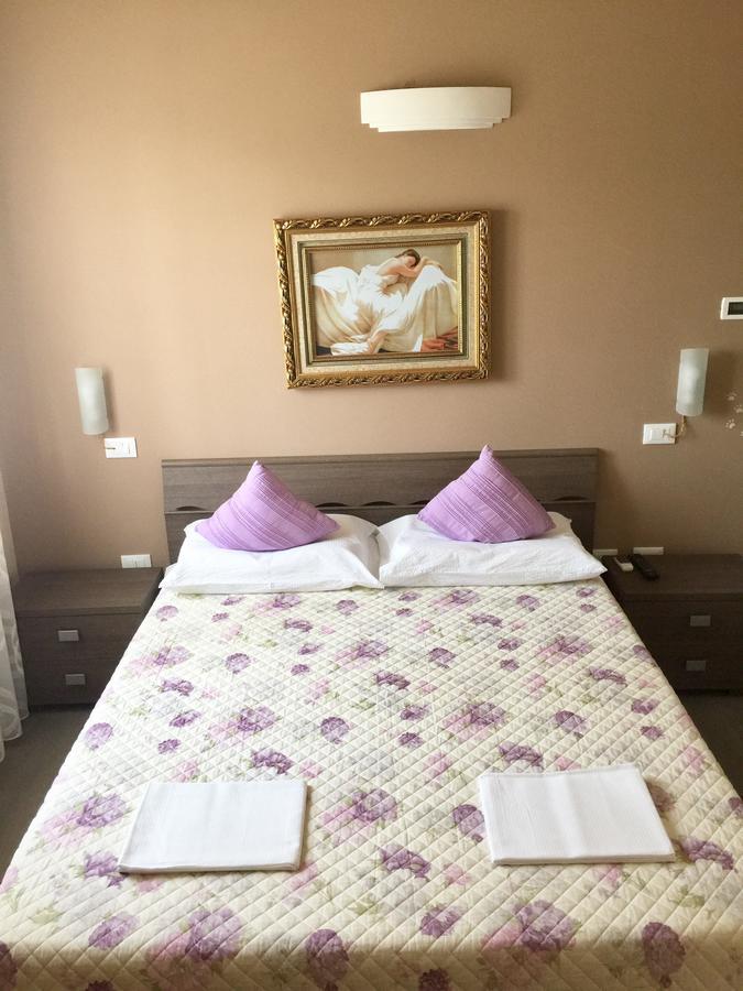 Bba2Passi Bed & Breakfast Marina di Massa Luaran gambar