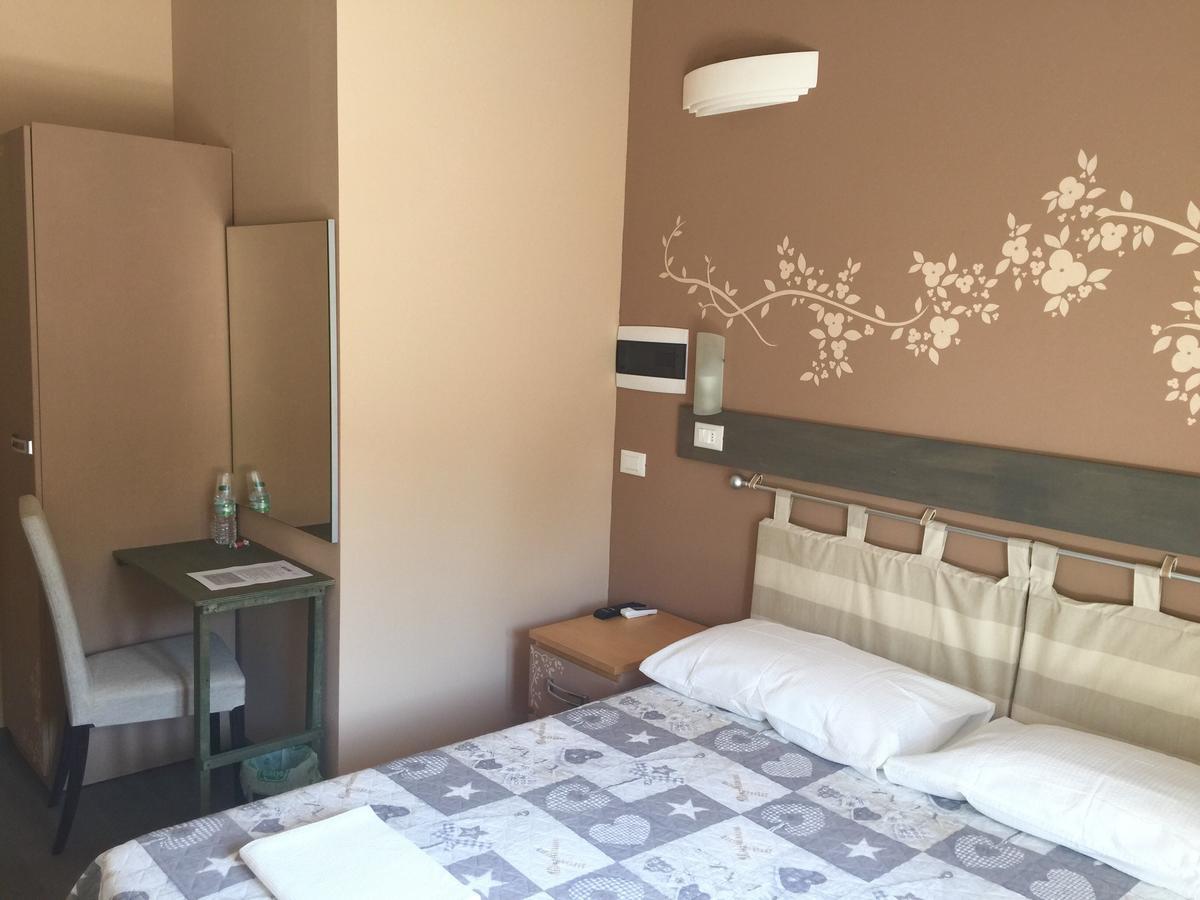 Bba2Passi Bed & Breakfast Marina di Massa Luaran gambar